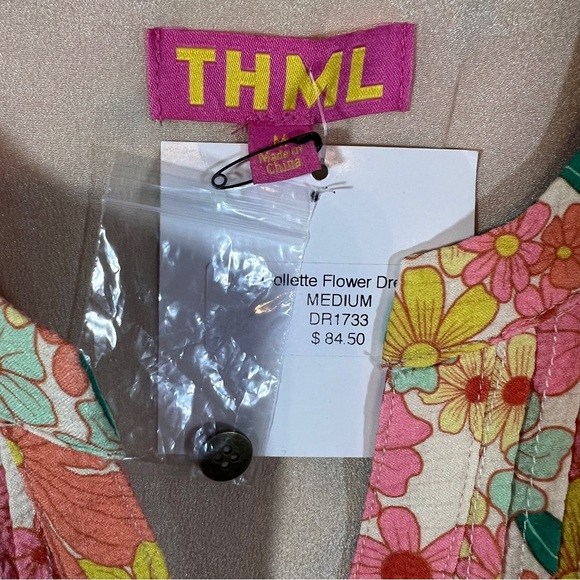 THML dress floral flutter sleeves size M NWT - Picture 5 of 5